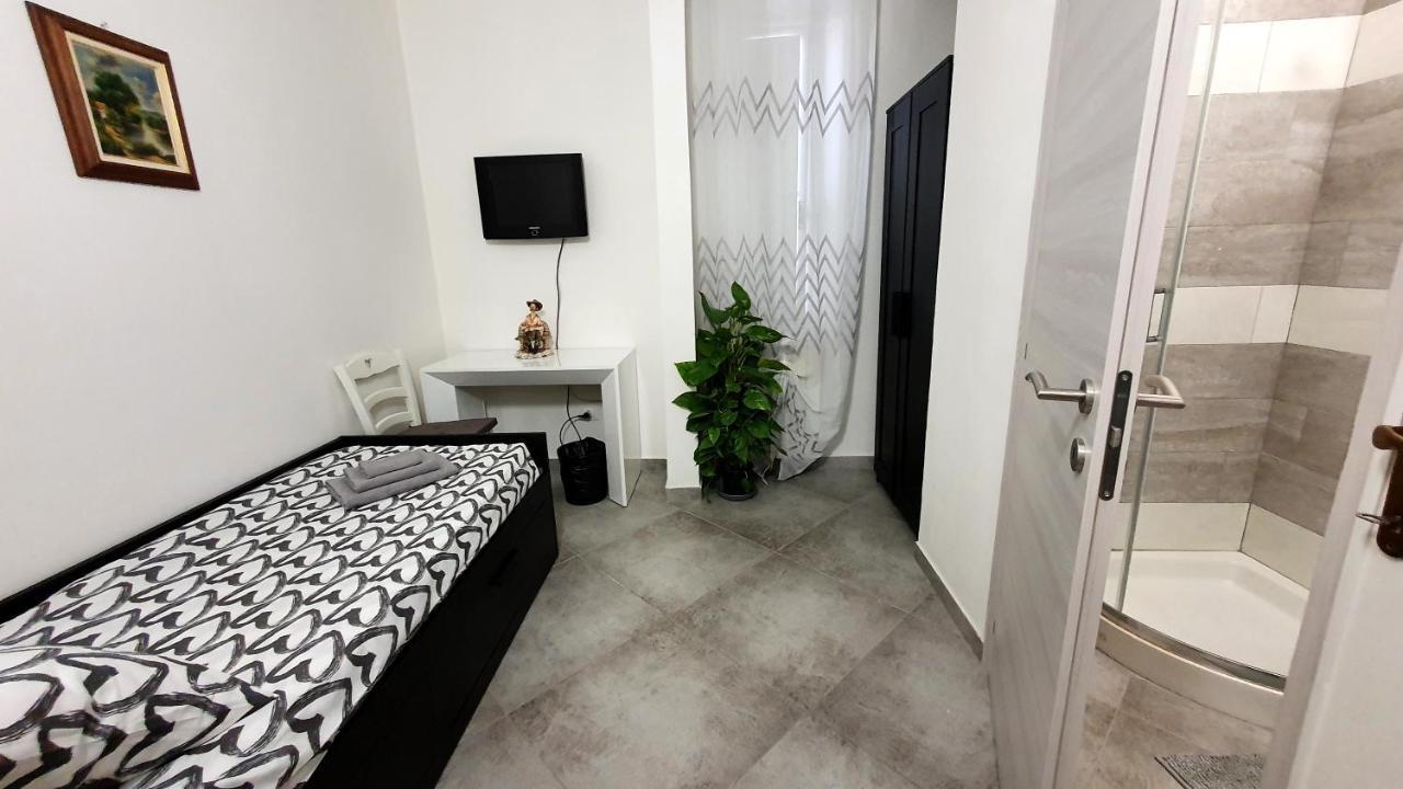 Rooms Cris Pisa Eksteriør bilde